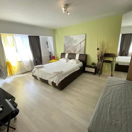 New Green Apartment Studio 1 Бухарест Екстер'єр фото