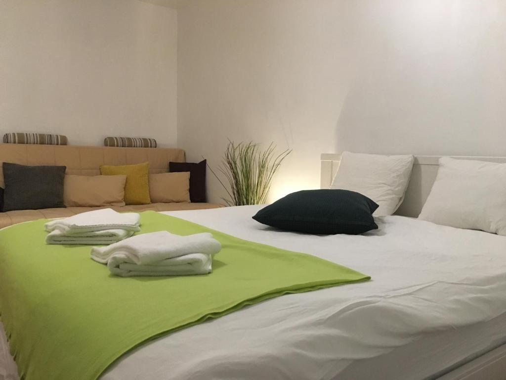 New Green Apartment Studio 1 Бухарест Екстер'єр фото